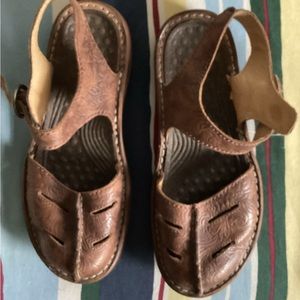 Simple sandals size 8.5